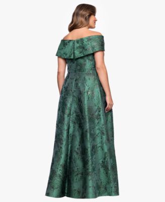 Plus Size Off-The-Shoulder Metallic Jacquard Ball Gown