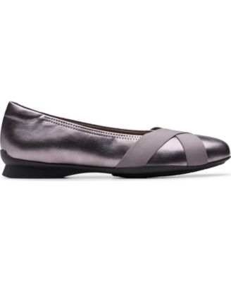 Women's Jazmynn Gem Round Toe Flats