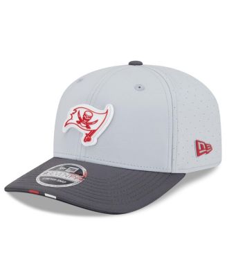 New Era - Men's Gray/Graphite Tampa Bay Buccaneers 2025 NFL Training Camp 9SEVENTY Adjustable Hat