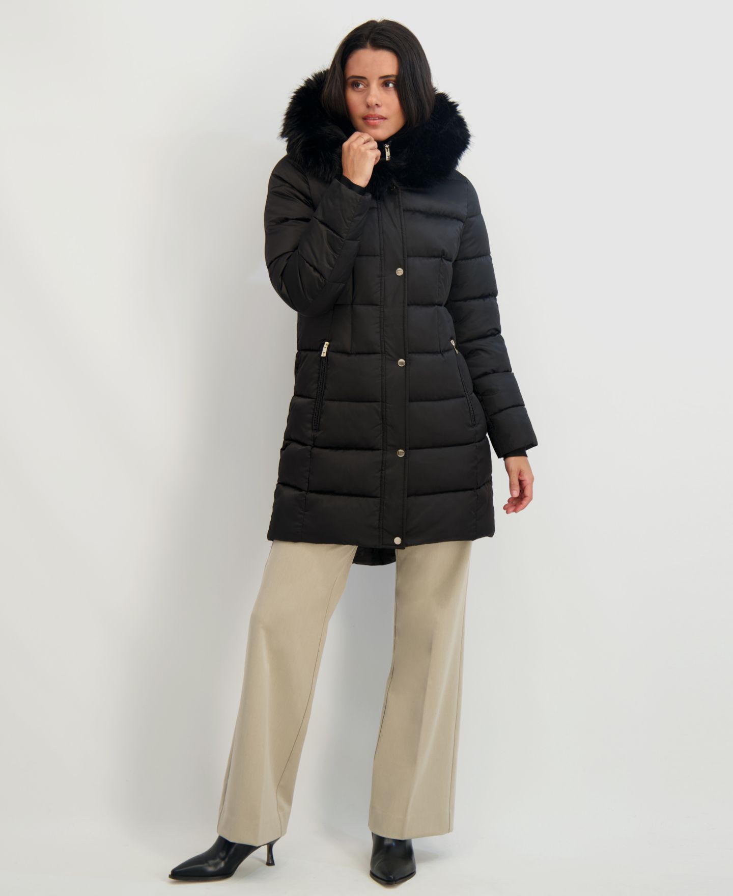 Женская куртка Tahari Velvet Bibbed Faux-Fur Hooded Puffer, цвет: Чёрный — фото 7