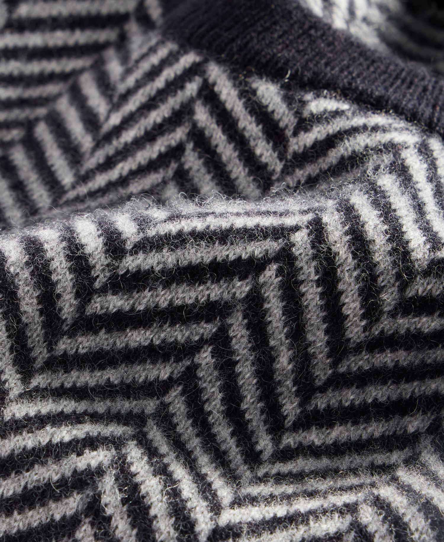 Men's Regular-Fit Herringbone 100% Cashmere Sweater