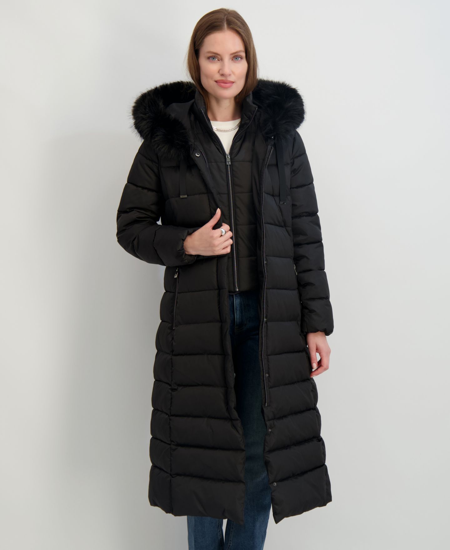 Женская куртка Tahari Maxi Shine Bibbed Faux-Fur-Trimmed Hooded Puffer, цвет: Чёрный — фото 3
