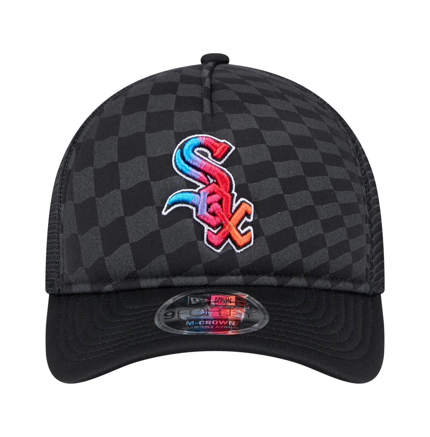 Мужская кепка New Era Black Chicago White Sox Gradient 9FORTY A-Frame M-Crown Trucker Adjustable Hat — фото 2