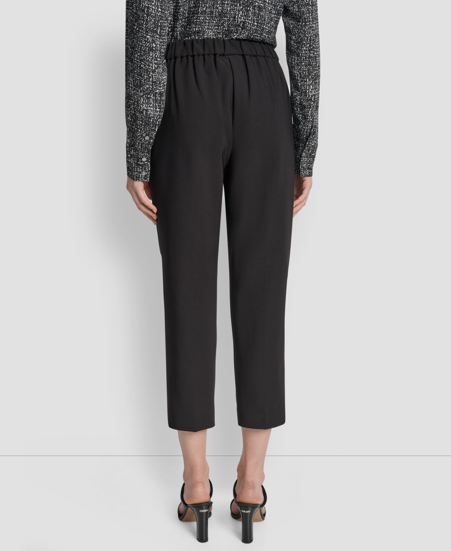 Petite Mid-Rise Pull-On Cropped Pants