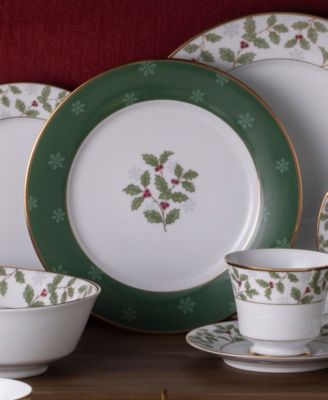 Holly & Berry Gold Set of 4 Accent Plates, 9"