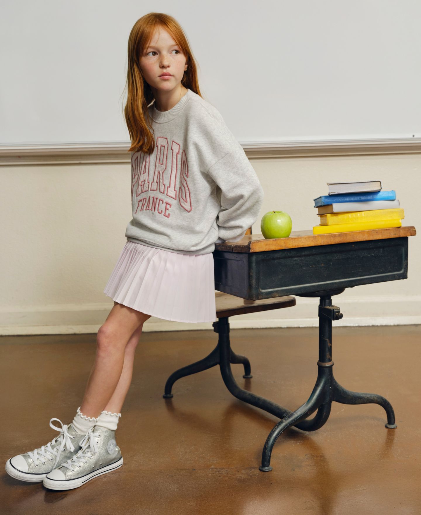 Толстовка abercrombie kids Paris Crewneck Sweatshirt для девочек, цвет: Светлый серый меланжевый — фото 6