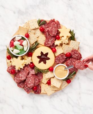 Holiday Wreath Charcuterie Kit, 13 Piece