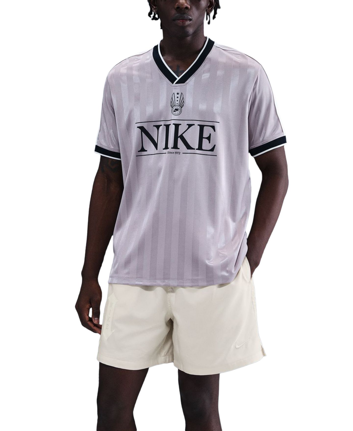 Мужские шорты Nike Club Flow Standard-Fit 6" Shorts, цвет: Призрачный — фото 1