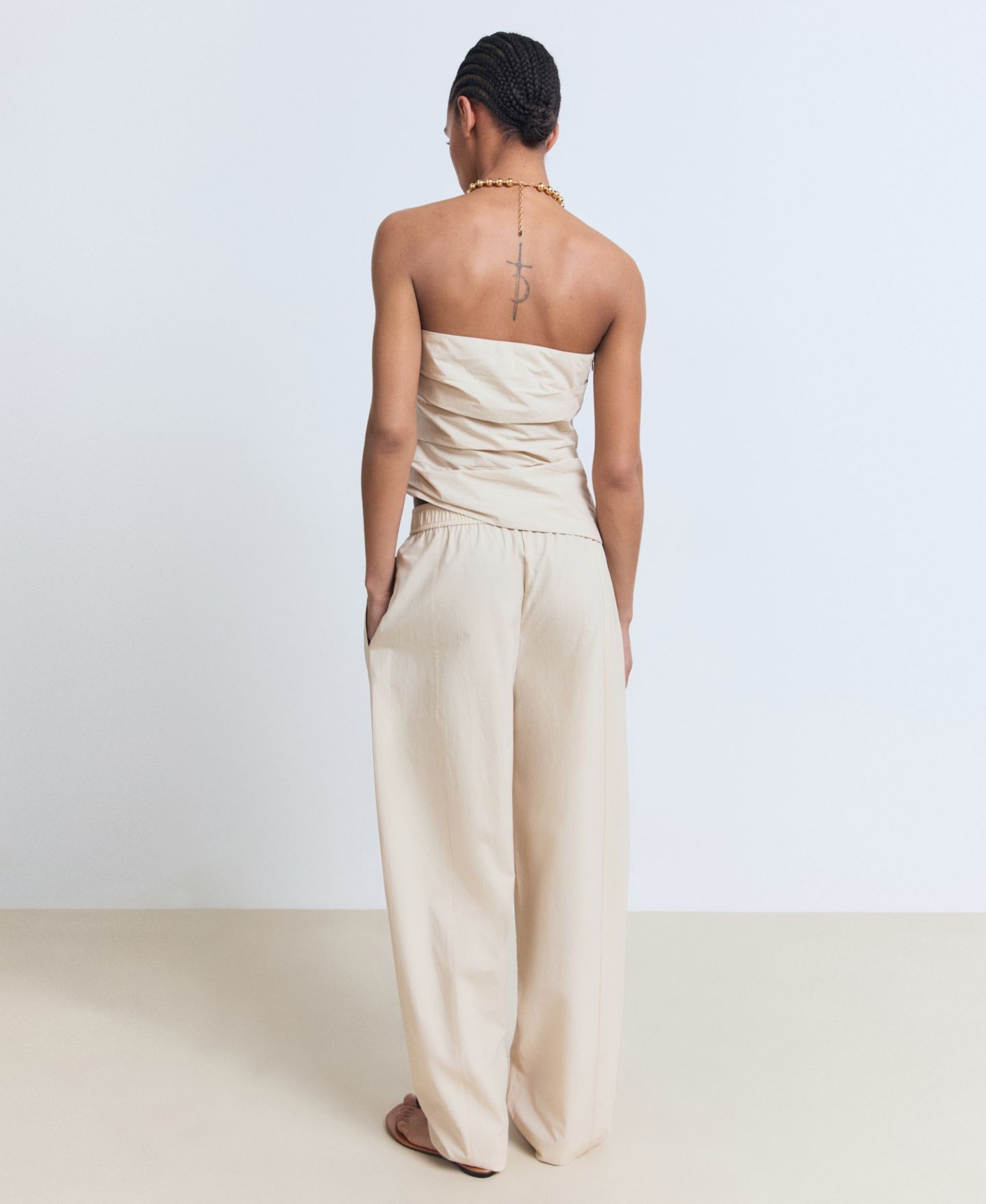 Женский топ Mango Asymmetrical Strapless, цвет: Экрю — фото 2