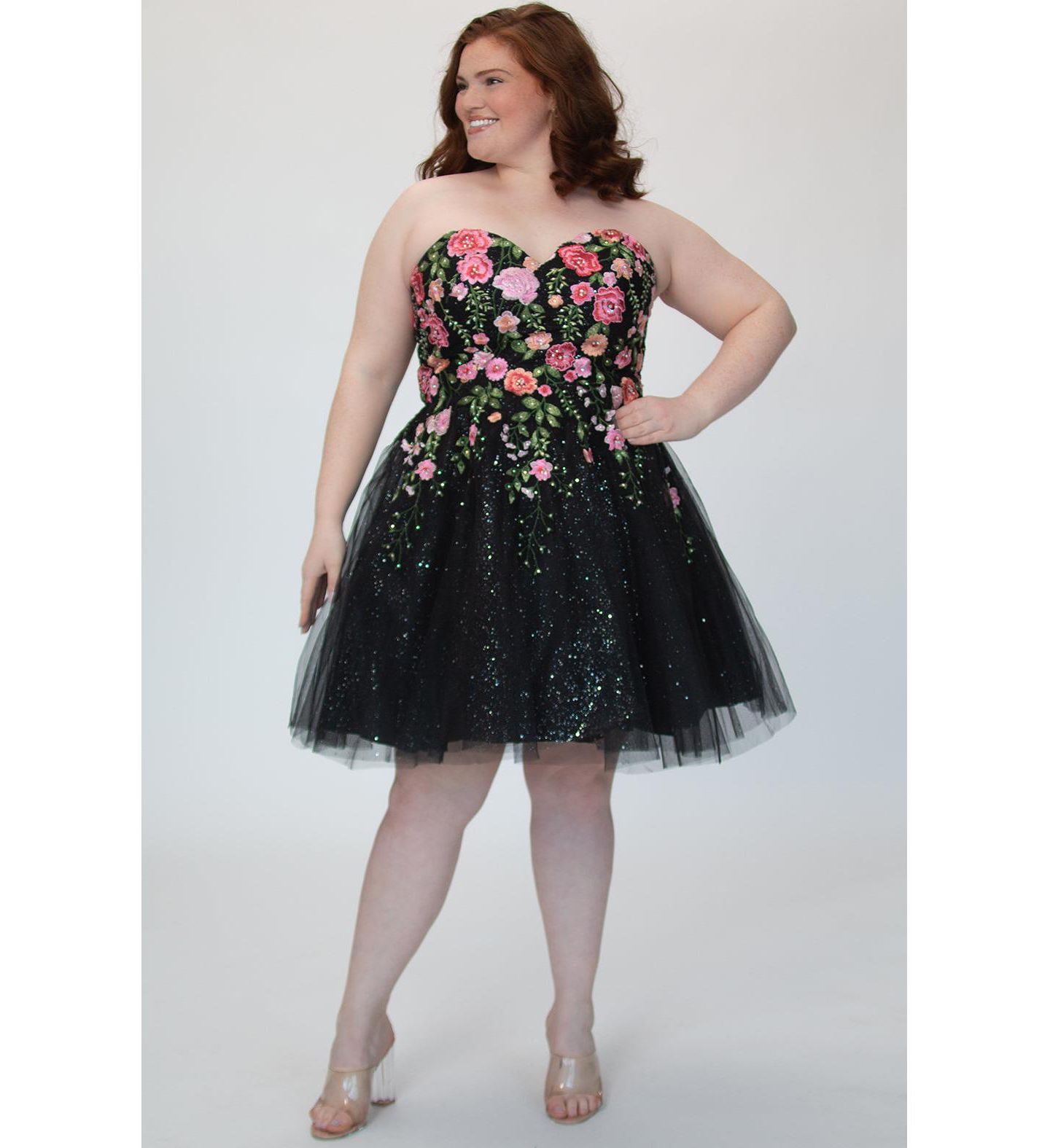 Женское платье Sydney's Closet Plus Size Strapless Floral Embroidered Sparkle Tulle Short Party, цвет: Чёрный с принтом — фото 3