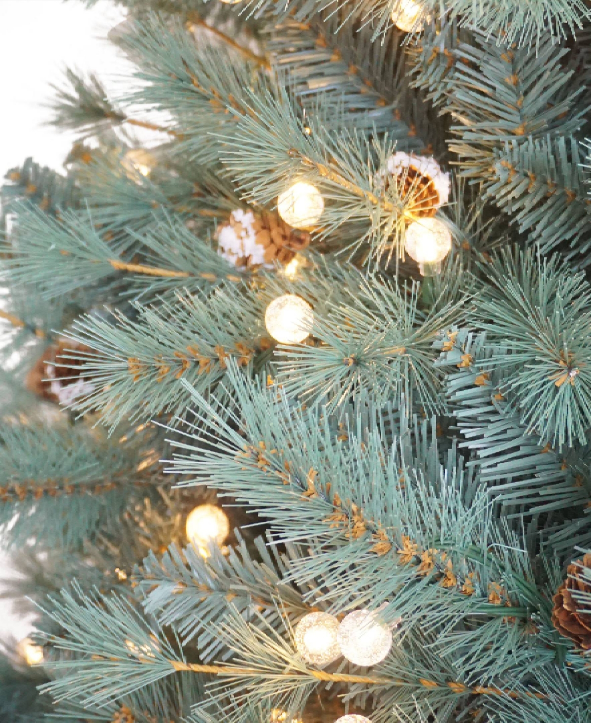 Puleo 7.5 Ft. Pre-lit Hampton Spruce Artificial Christmas Tree In Green