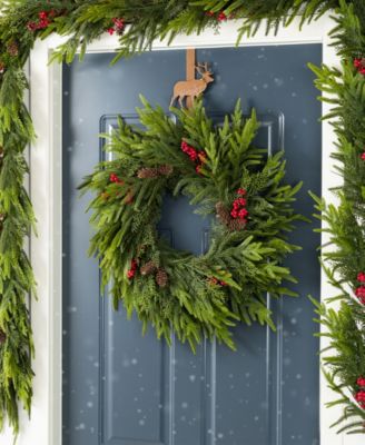 24" Polyethylene Christmas Dripping Wreath