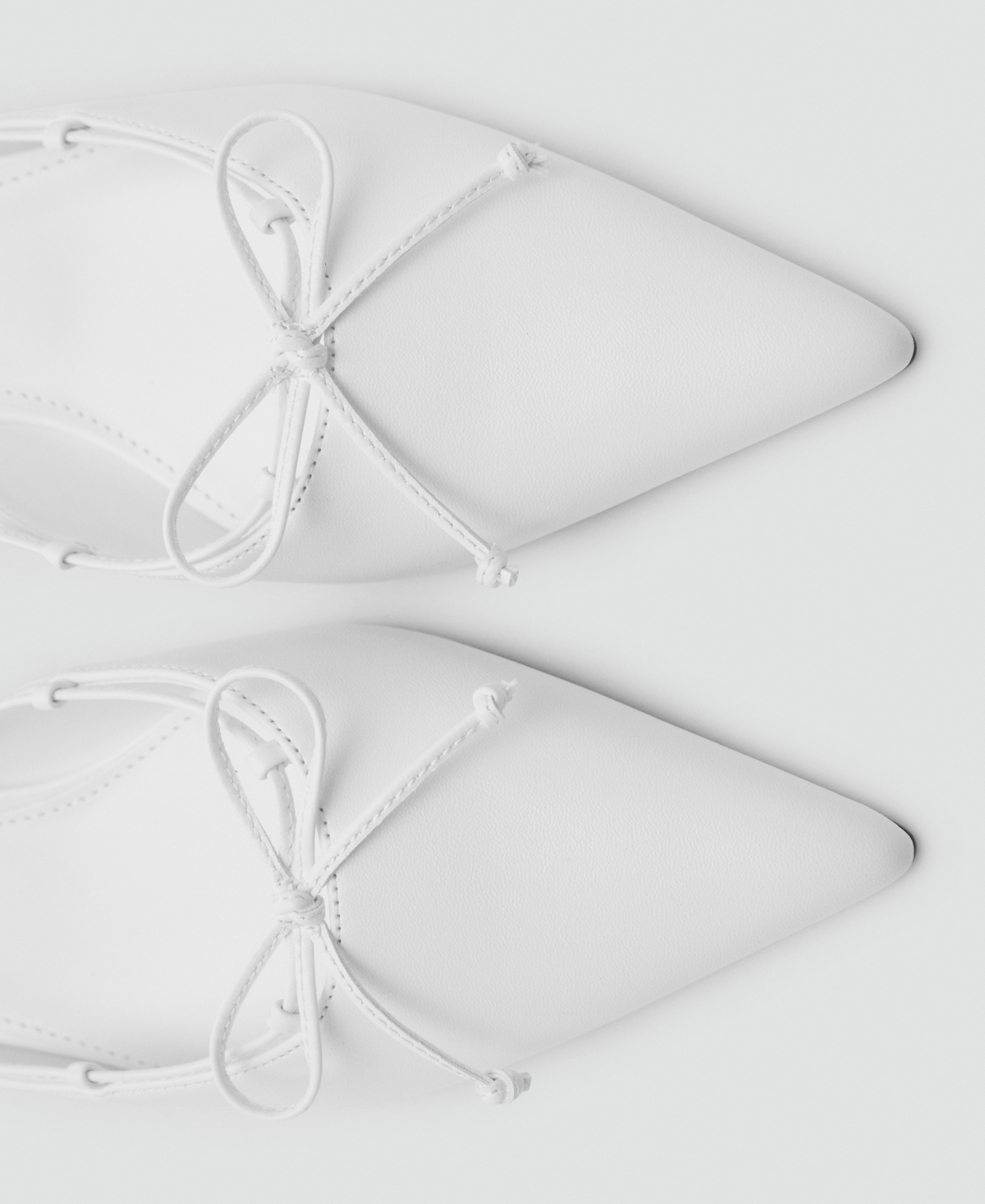 Mango Pointed Toe Pump In White