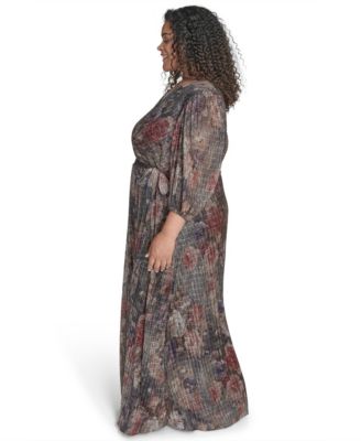 Plus Size Women's Side Tuck 3/4-Sleeve Gown