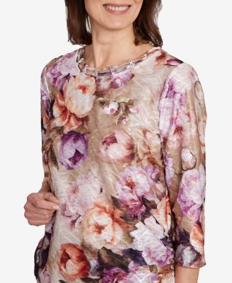 Women's Classic Textured Floral Ruched Sides Top