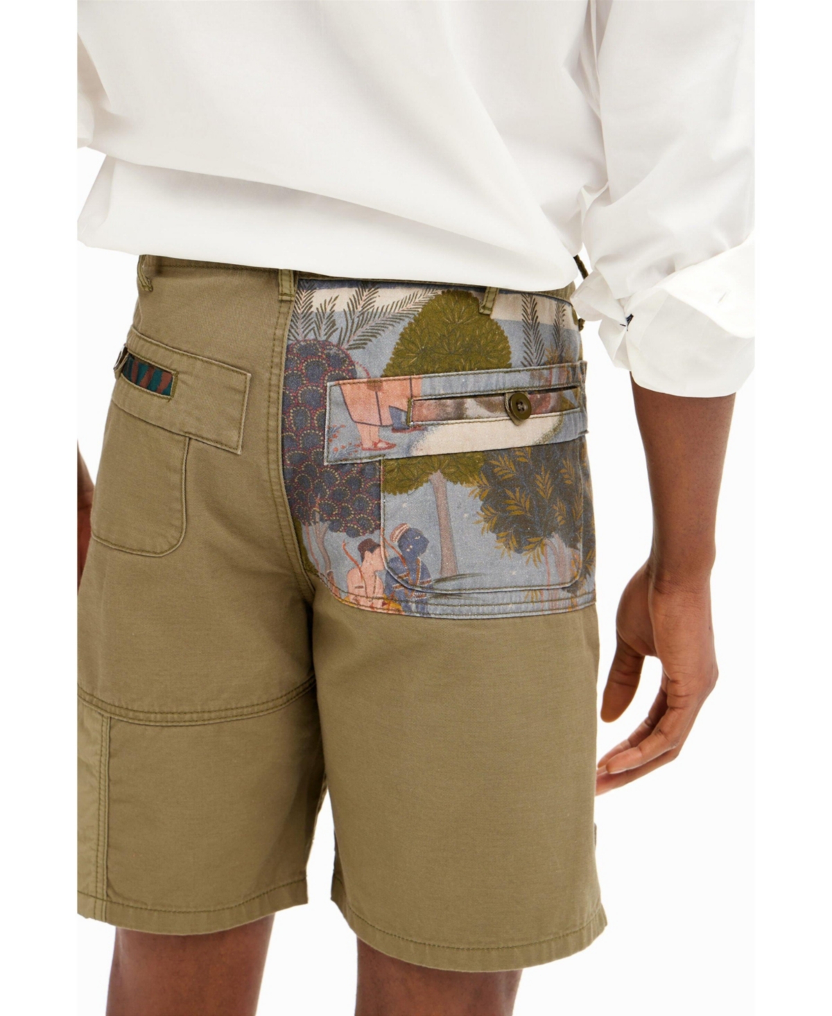 Desigual Men's Multipocket Shorts In Green