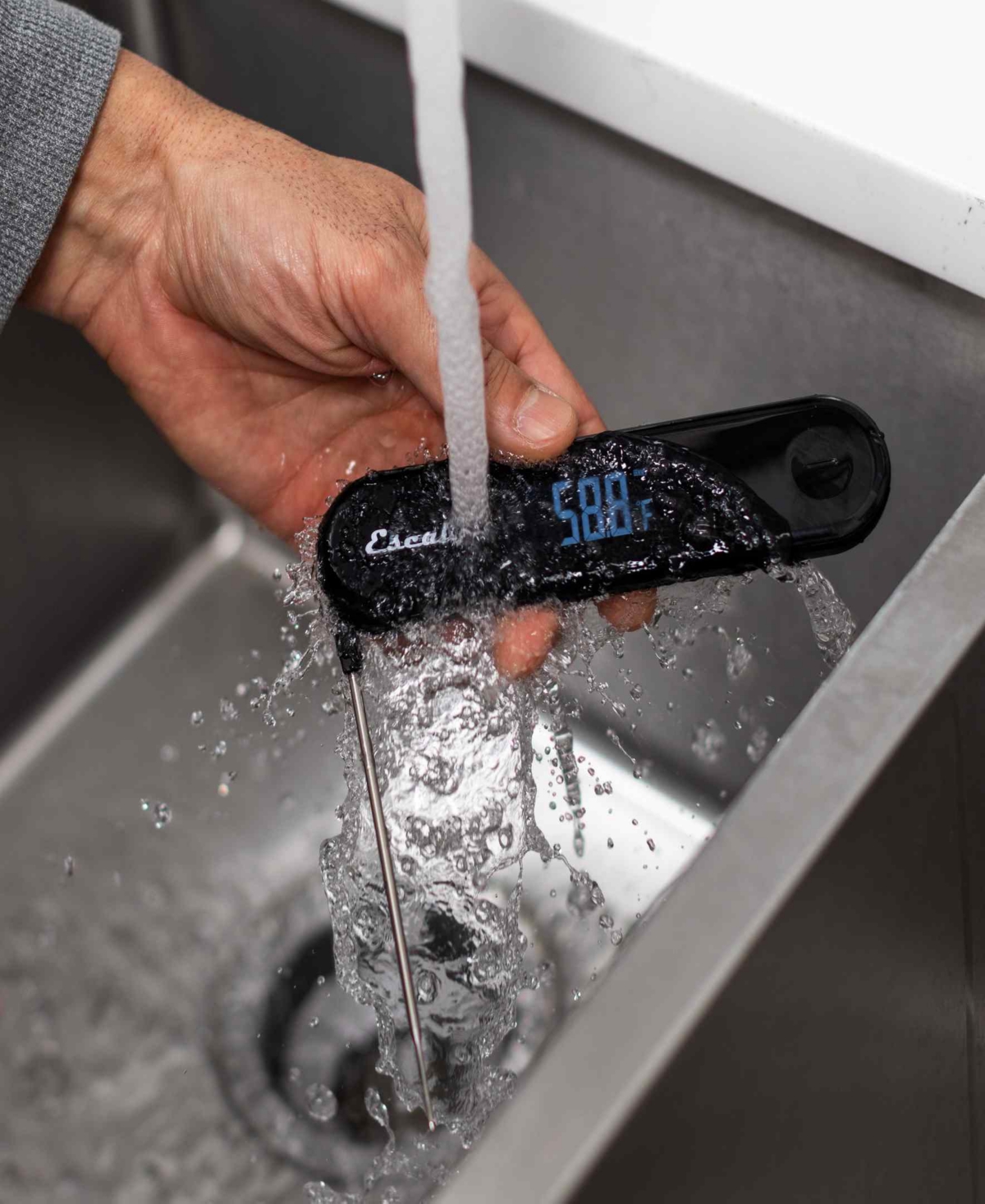 Escali Stelo Ipx7 Waterproof Compact Folding Thermometer In Black
