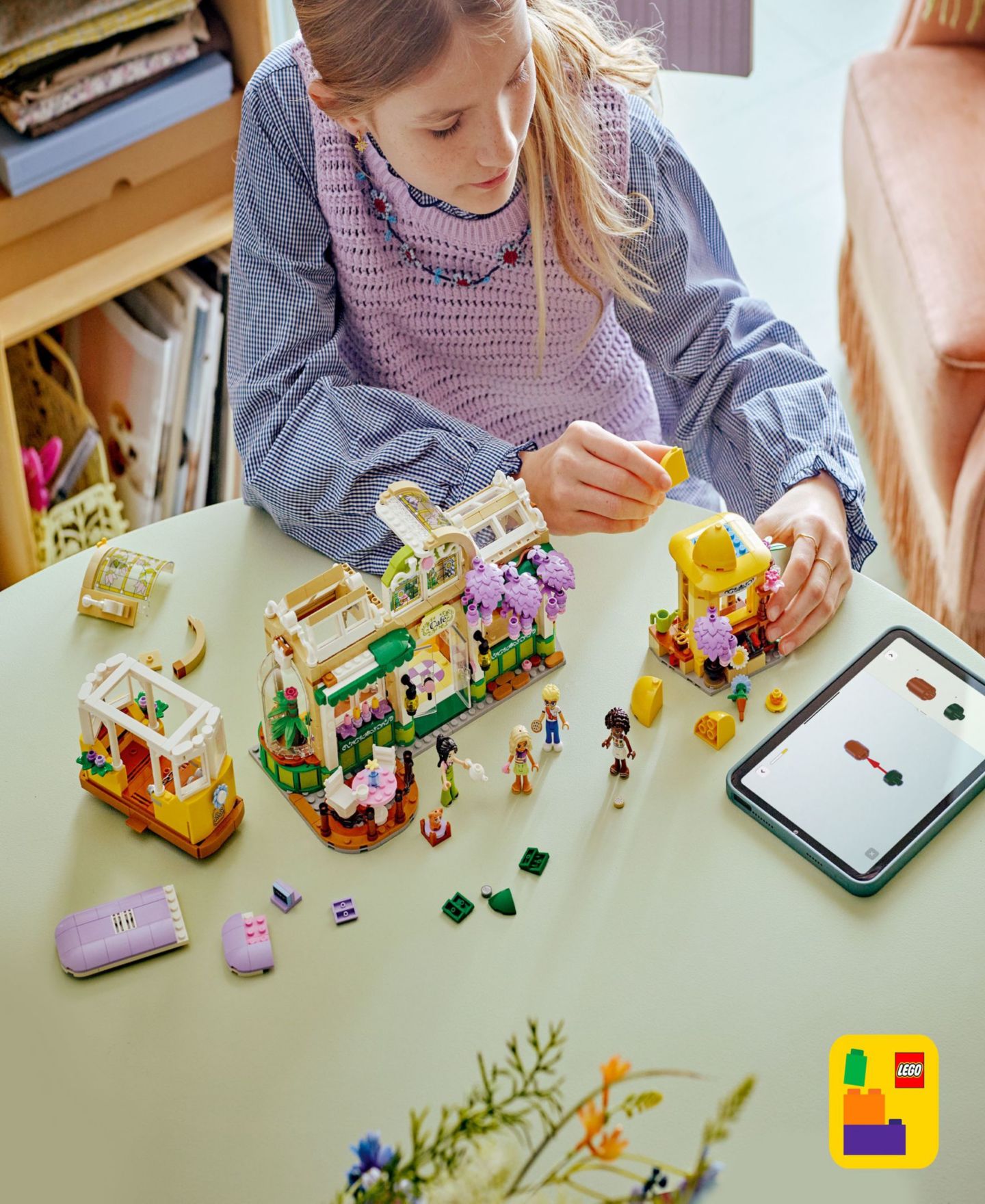 Детский конструктор LEGO® Friends Plant Café & Flower Shop 42671 Toy Building Set, 1138 Pieces — фото 5