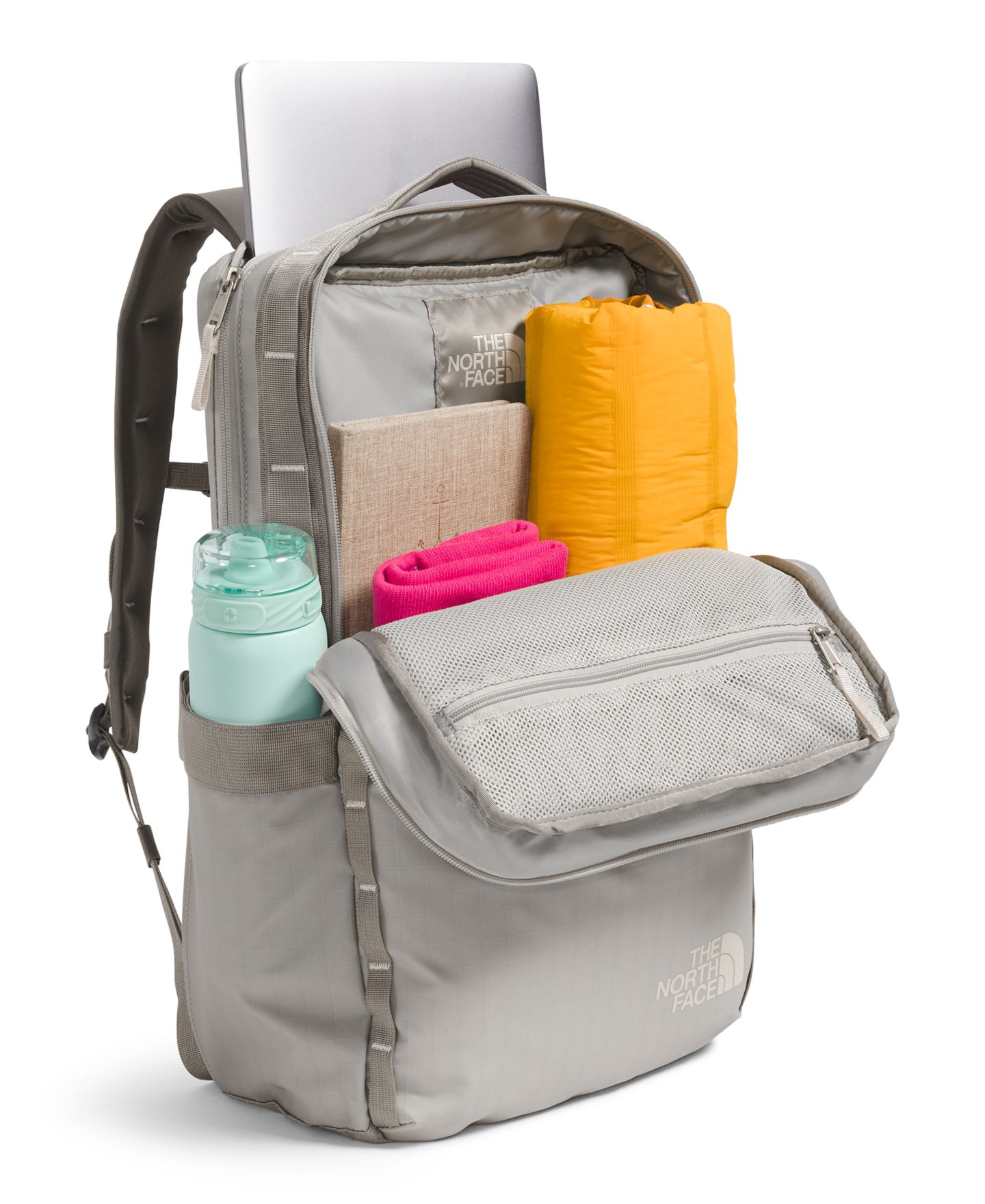 Мужская сумка The North Face Base Camp Voyager Daypack, цвет: Чёрный — фото 8
