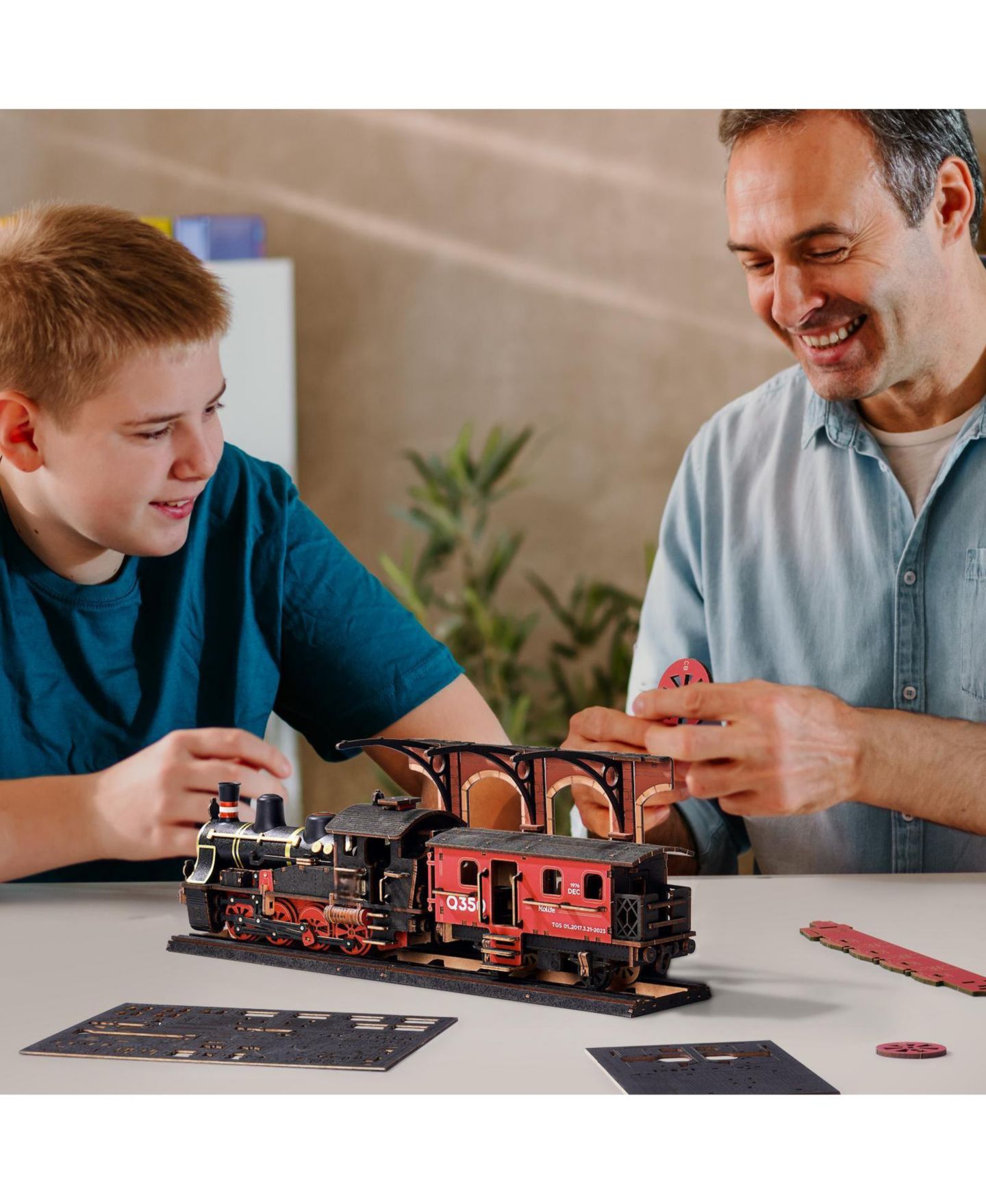 Детские конструкторы Robotime Steam Journey 405-Piece Wooden Puzzle, Ages 14+ — фото 3
