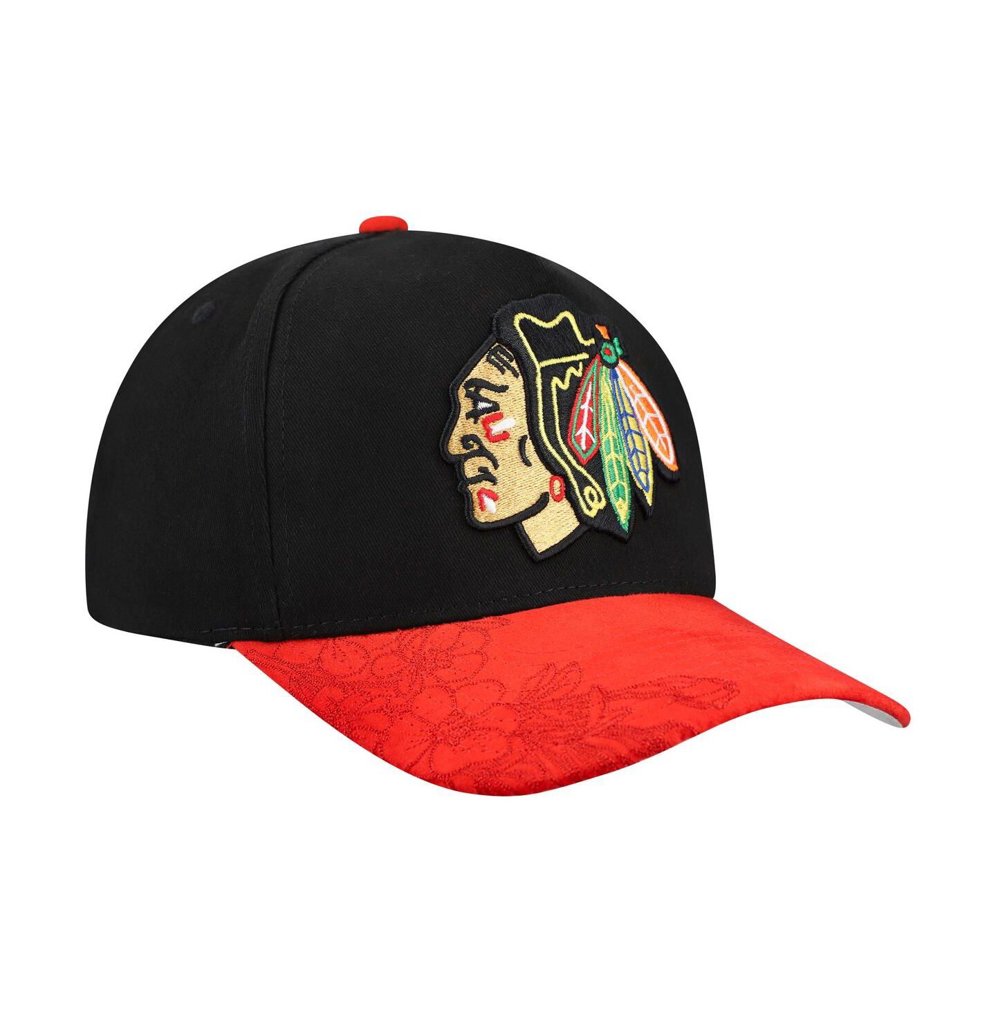 Мужская кепка Mitchell & Ness Black/Red Chicago Blackhawks May Flowers Pro Crown Adjustable Hat — фото 1