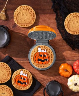 Peanuts Snoopy Jack-o-Lantern Mini Waffle Maker