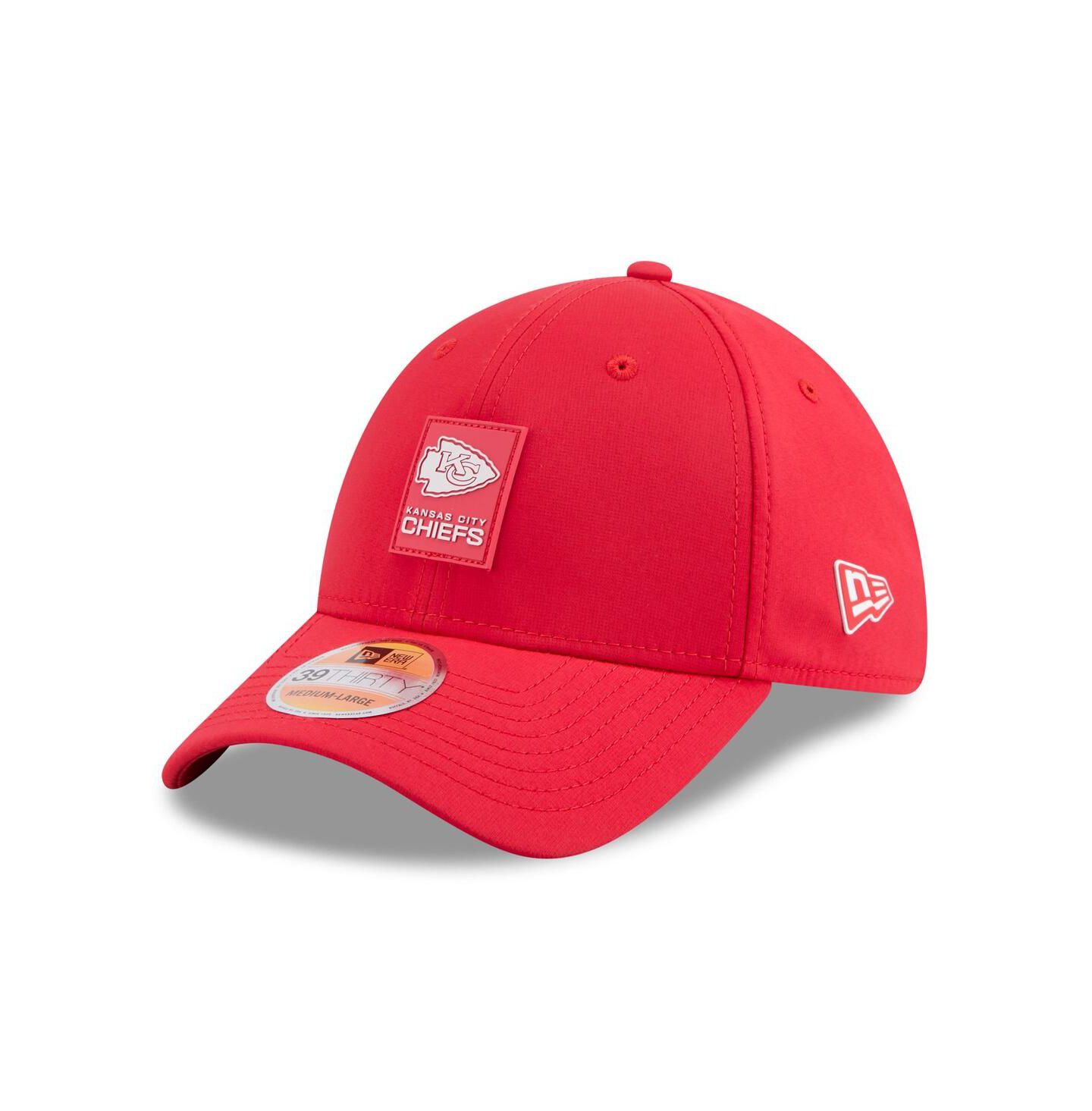 Мужская кепка New Era Red Kansas City Chiefs 2025 Sideline 39THIRTY Flex Hat — фото 1
