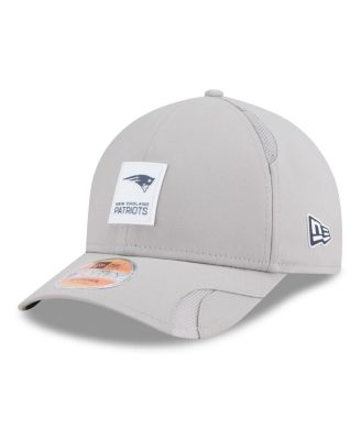 New Era - Men's Gray New England Patriots 2025 Sideline M-crown 9FORTY Adjustable Hat