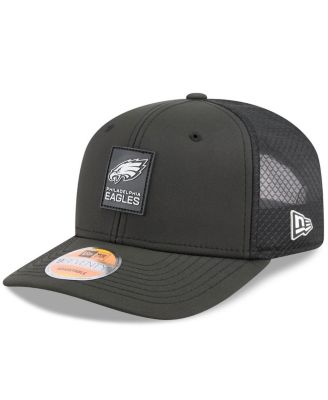 New Era - Men's Black Philadelphia Eagles 2025 Sideline 9SEVENTY Trucker Adjustable Hat