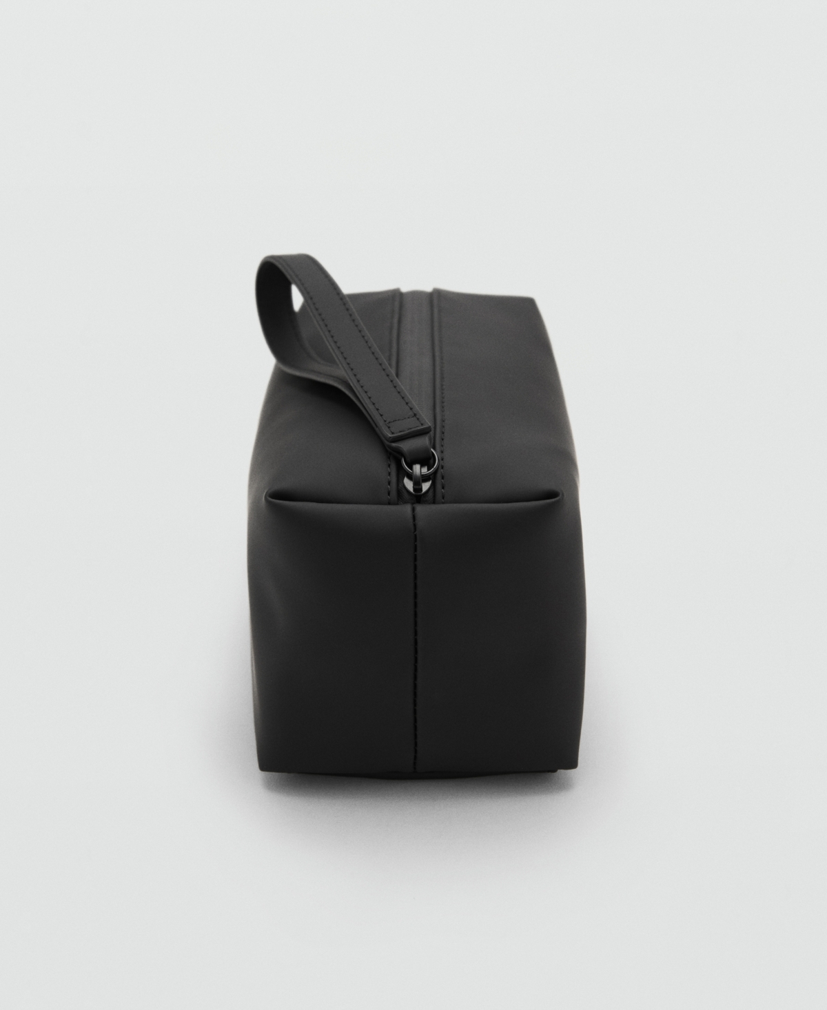 Mango Men's Strap Cosmetic Bag In Black