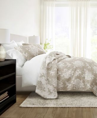 Distressed Bouquet Reversible 3-Pc. Quilt Set, King/California King