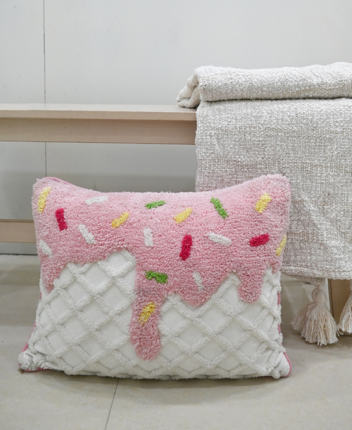 Vibhsa Novelty Tufted Decorative Pillow, 14" X 20" In Multi