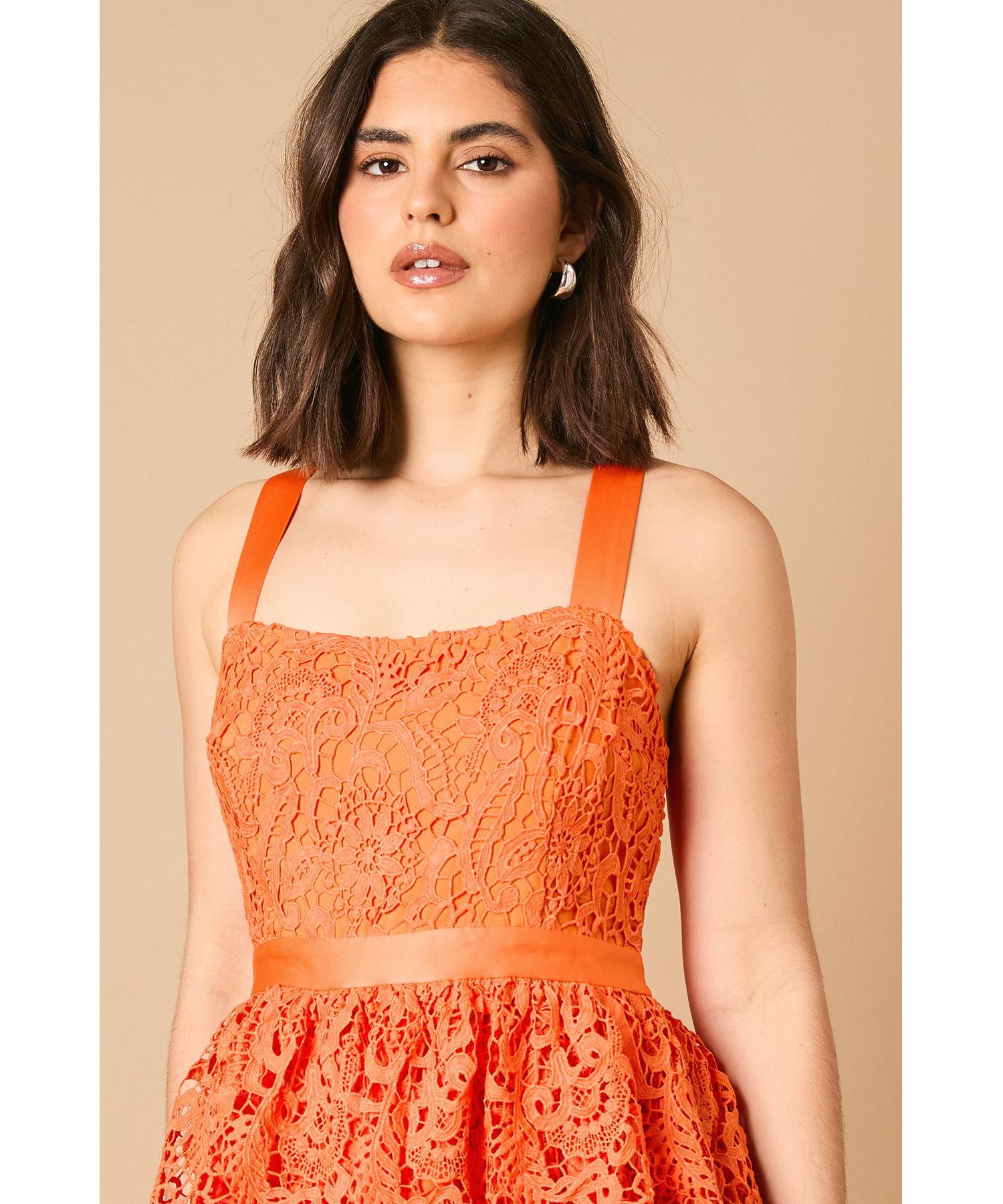 Women's Cross Strap Tiered Lace Midi Dress