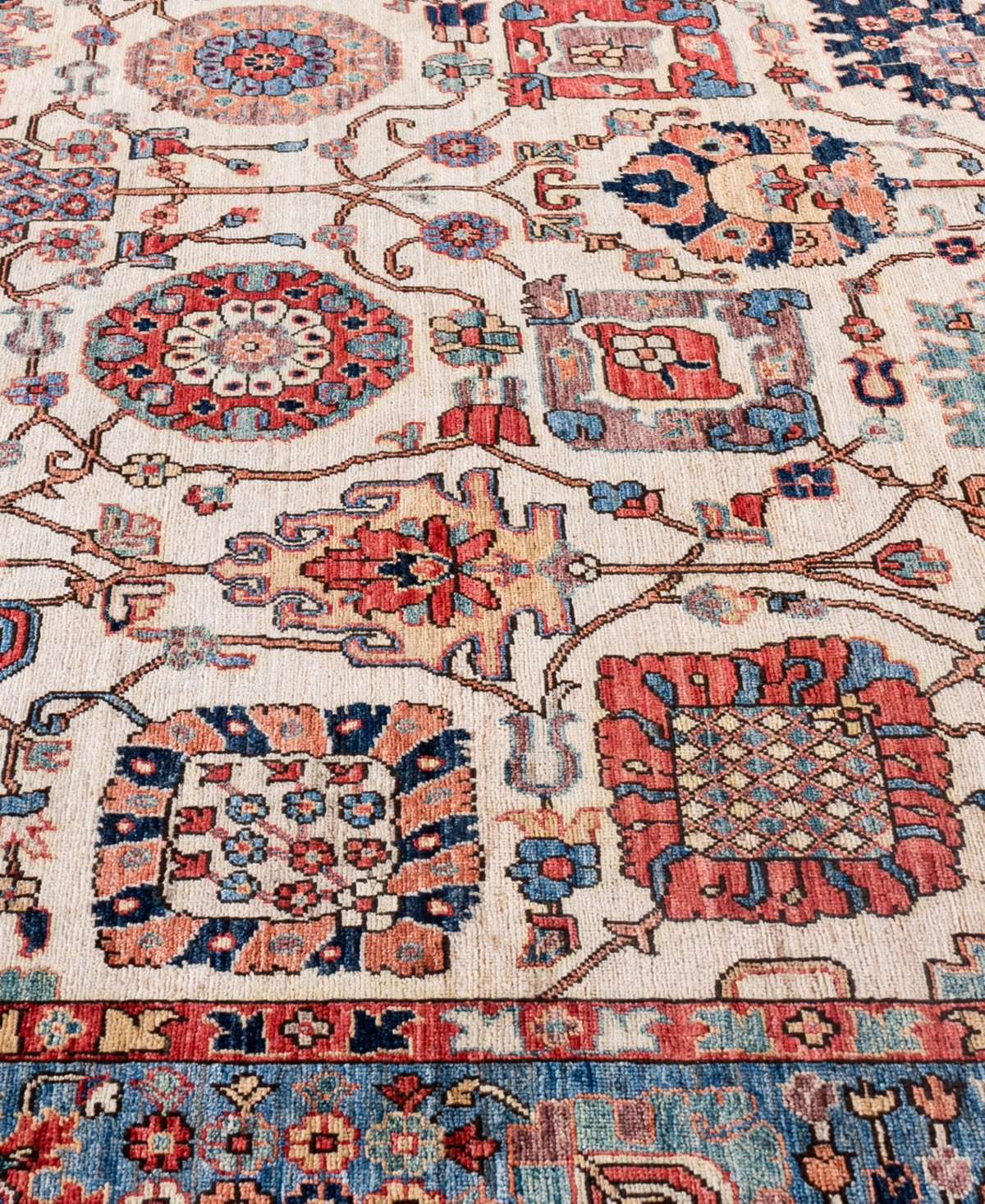 Adorn Hand Woven Rugs Serapi M0103-226 8'1"x9'11" Area Rug In White