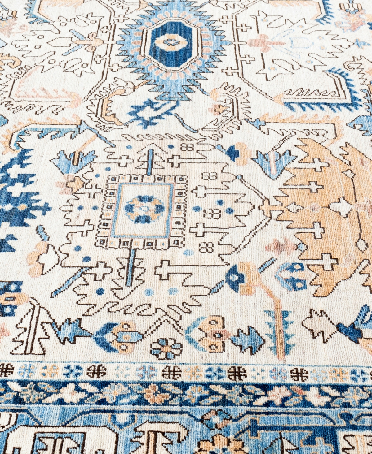Adorn Hand Woven Rugs Serapi M0103-285 8'2"x9'9" Area Rug In White
