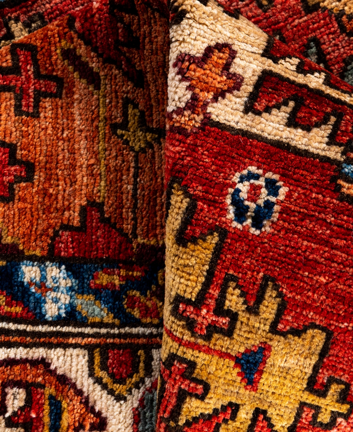 Adorn Hand Woven Rugs Serapi M0103-321 4'1"x6' Area Rug In Red