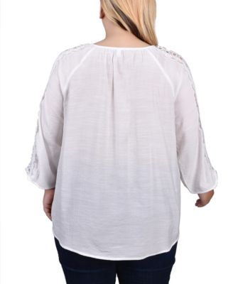 Plus Size 3/4 Sleeve Crochet Detail Top