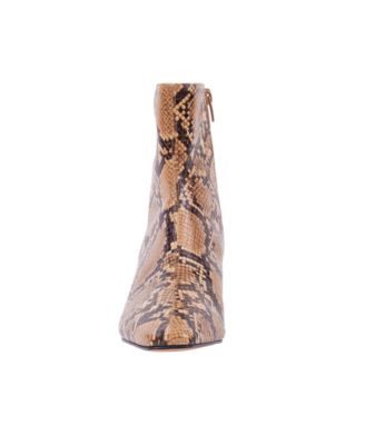 The Wanderering Bootie