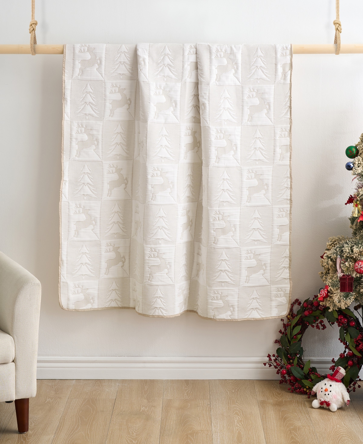 Greenland Home Fashions Reindeer Games Jacquard Woven Reversible Holiday Throw, 50" X 60" In White