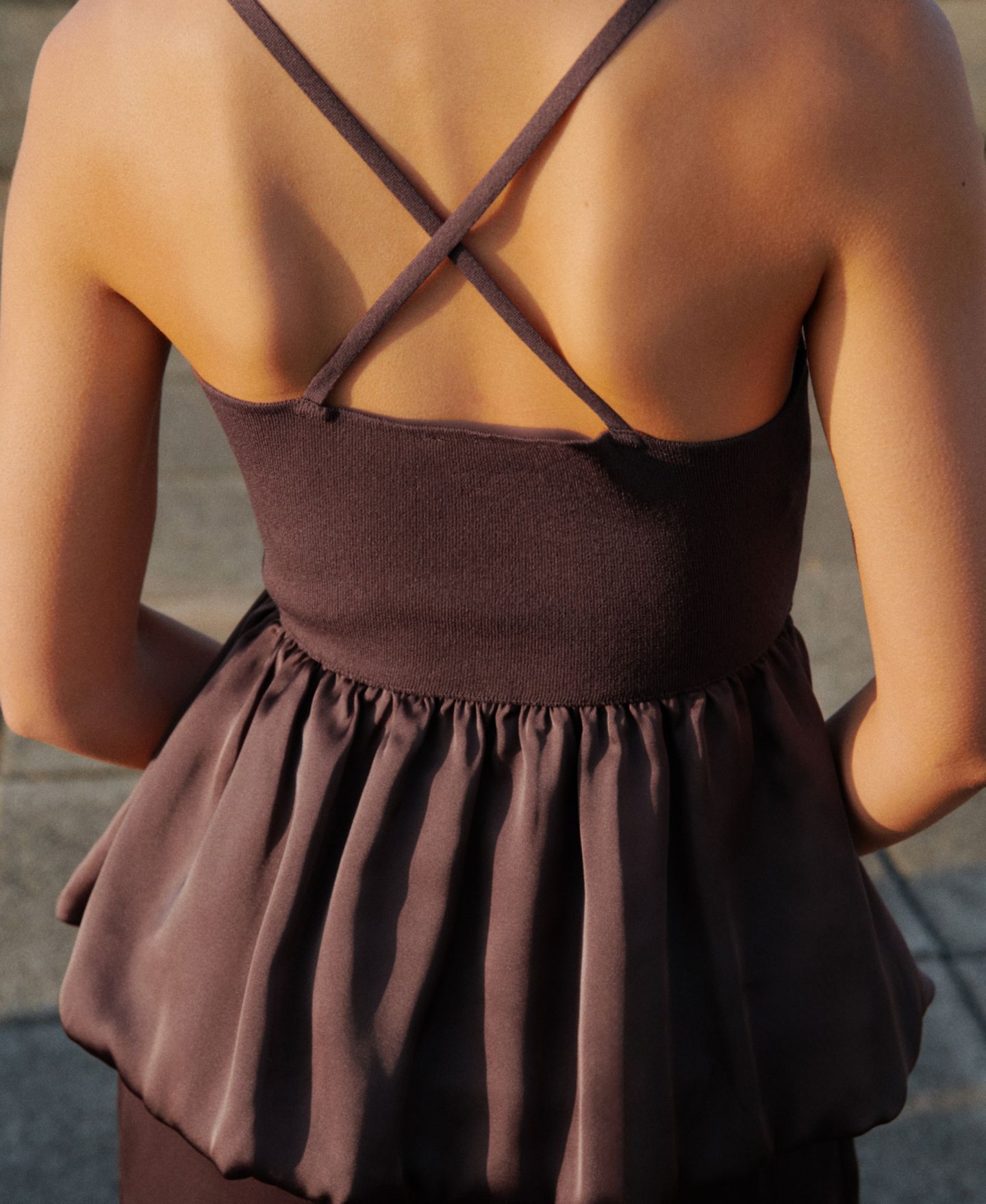 Женский топ Mango Crossed Back Combined Fabric, цвет: Коричневый — фото 2