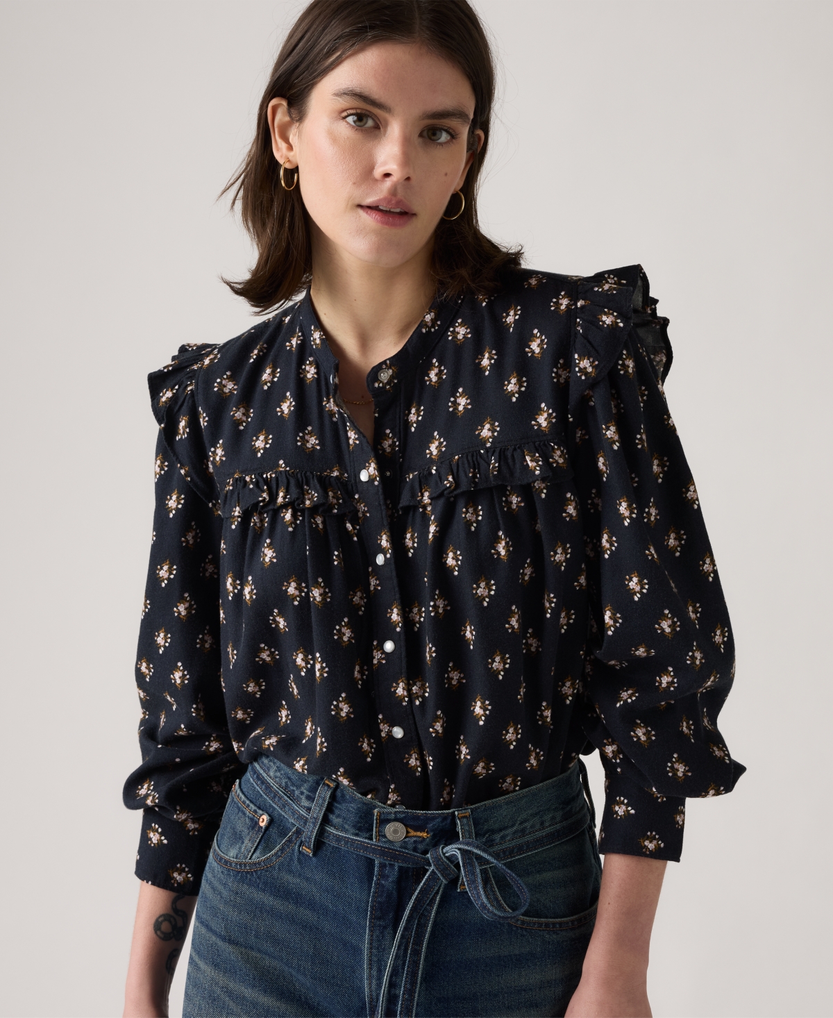 Levi's Women's Gianna Long Sleeve Ruffle Trim Blouse In Black