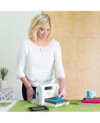 GO! Me Fabric Cutter Starter Set – Portable & Lightweight Fabric Cutter for Quilting & Sewing | Includes 2 Dies, Patterns & Carrying Handle | Cuts Cotton, Denim| Safe & Easy for All Skill Levels