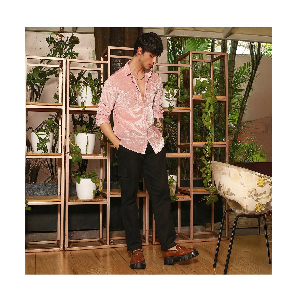 Campus Sutra Men's Solid Velvet Shirt