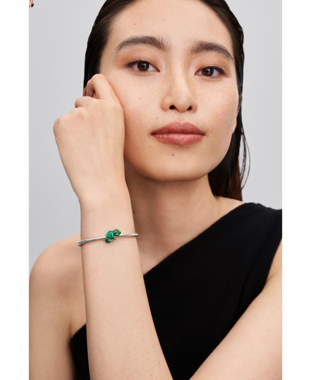 Pandora Disney Tangled Pascal Color Changing Charms In Green