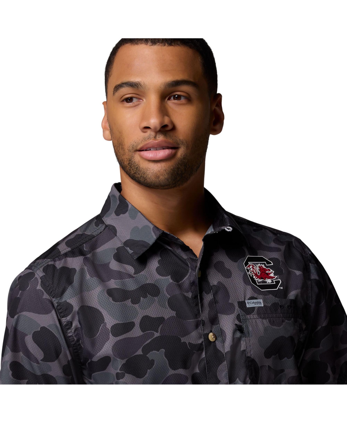 Columbia Men's Black South Carolina Gamecocks Super Slack Tide Omni-Wick Button-Up Shirt