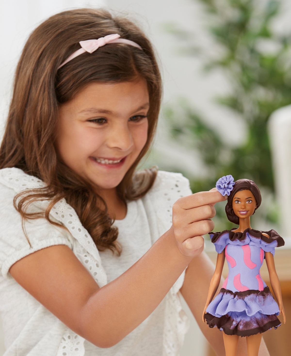 Play-doh Barbie Fashionista Ruffles Set In Transparent