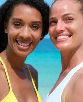 FR&Eacute; Glow Me + Lightweight Tinted Moisturizer SPF 30, 1.69oz.