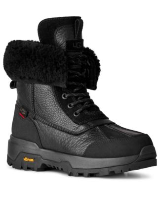 UGG®