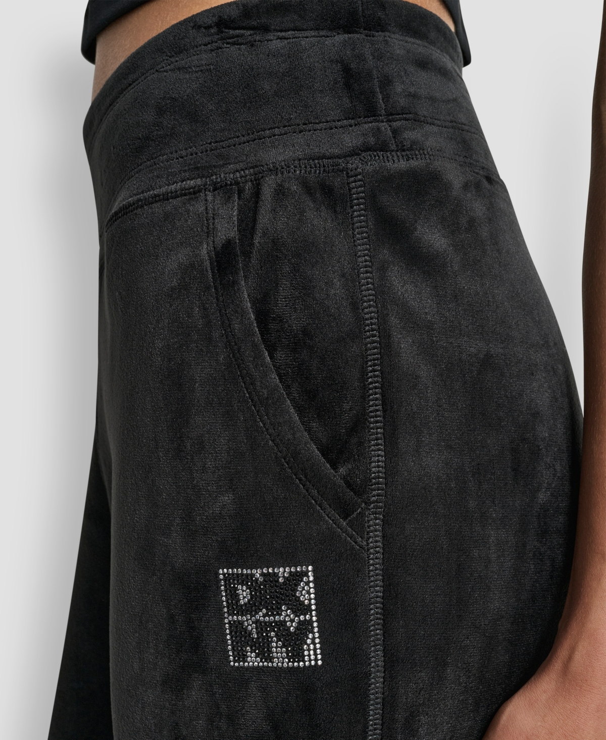 Dkny Women's Stacked Logo Mid-rise Slim-fit Joggers In Black
