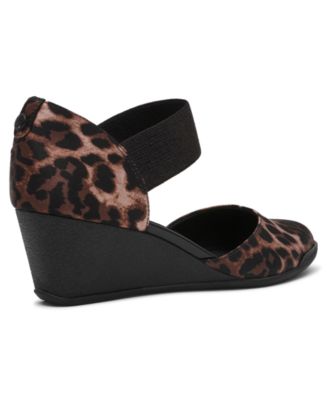 Women's Tiffany Wedge Heel Pumps